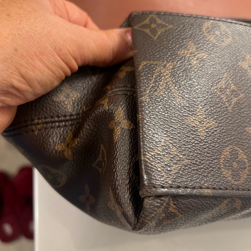 Authentic Lv - image 7